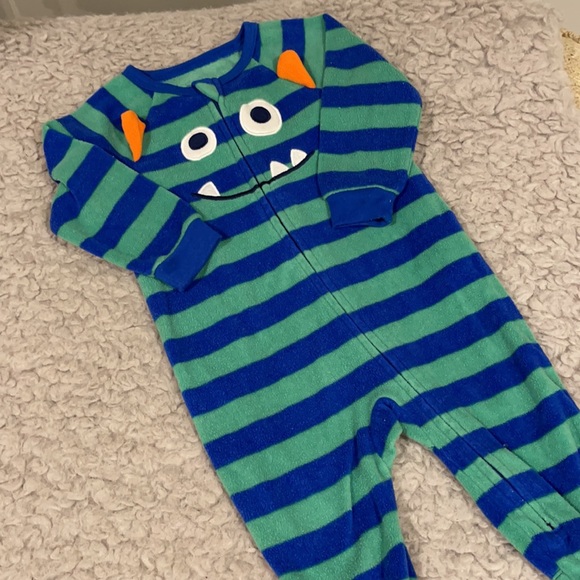 6-9M Baby Onesie Bundle 🪐👾🐻 - Picture 2 of 6